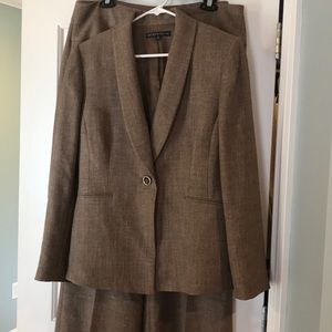 Size 12 Antonio Melani tweed skirt suit